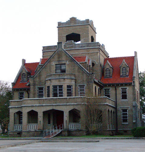 Beauregard Parish Sheriff old jail building exterior